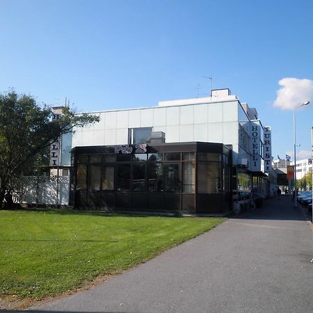 Hotel Turistihovi Коувола Екстериор снимка