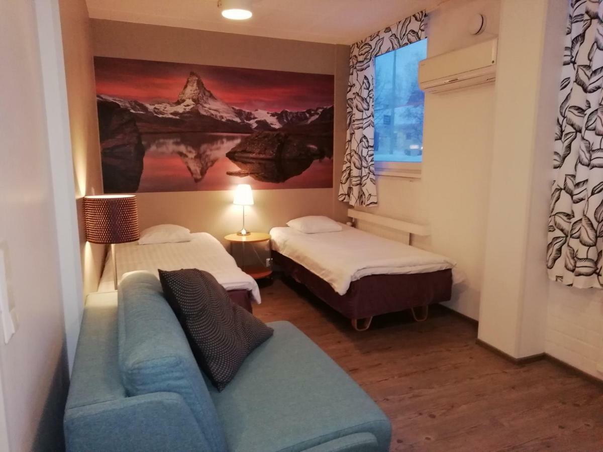 Hotel Turistihovi Коувола Екстериор снимка